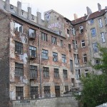 Seltenheit im Jahre 2011: unsaniertes Haus in Prenzlauer Berg