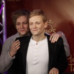 Matthias Schweighöfer weiht seine Wachsfigur bei Madame Tussauds in Berlin ein.