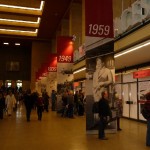 Tempelhofer Feld - Ausstellung in der Wartehalle