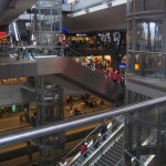 Berliner Hauptbahnhof - Treppen seitlich