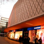 Kantstr - Karstadt Sport im schicken Gebäude