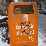 Berliner Mülleimer - mit Spruch "Corpus für alle Delicti"