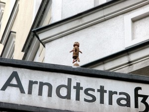 Street-Yogi in der Arndtstraße