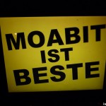 Caf├® Moabit - Monitor mit Spruch MOABIT IST BESTE