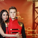 Sila Sahin weiht die Justin Bieber Wachsfigur bei Madame Tussauds in Berlin ein.