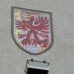 Wappen von Pommern im Innenhof vom Rathaus Wilmersdorf