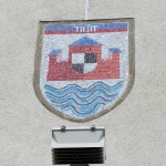 Wappen von Tilsit im Innenhof vom Rathaus Wilmersdorf