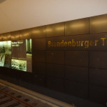 Dokumenation im U-Bhf Brandenburger Tor