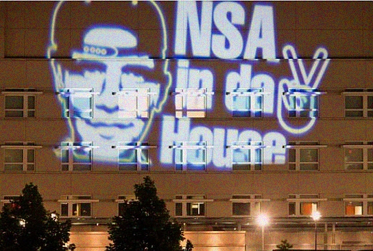 NSA in da House (Lichtprojektion)