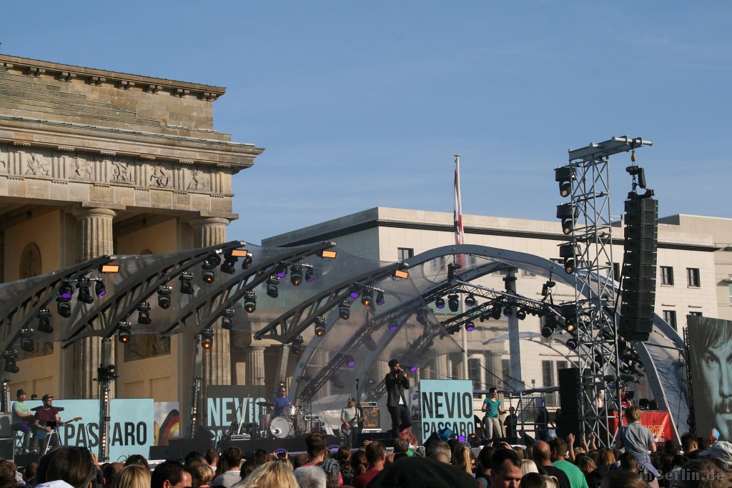 Nevio Passaro auf der Bühne beim Tag der Deutschen Einheit in Berlin (03.10.2015)