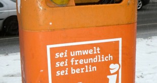 Berliner Mülleimer - mit Spruch "sei umwelt ..."