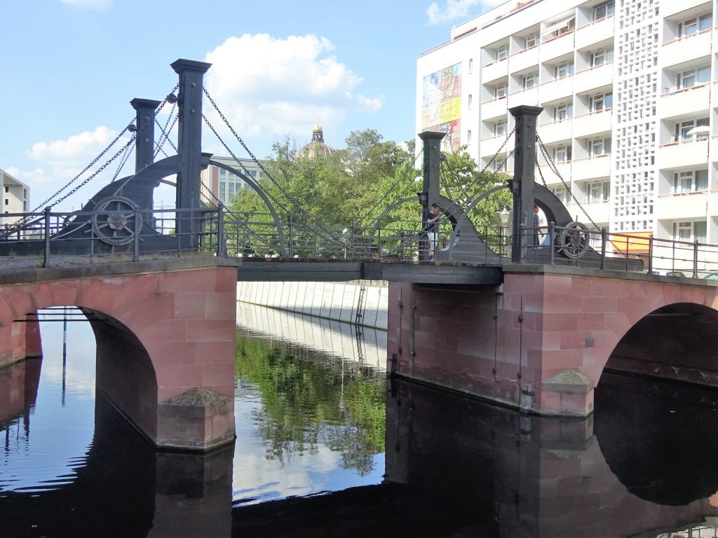 Jungfernbrücke