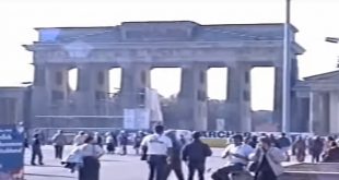 Brandenburger Tor im Jahr 1990 (noch ohne wiedereingesetzte Quadriga)