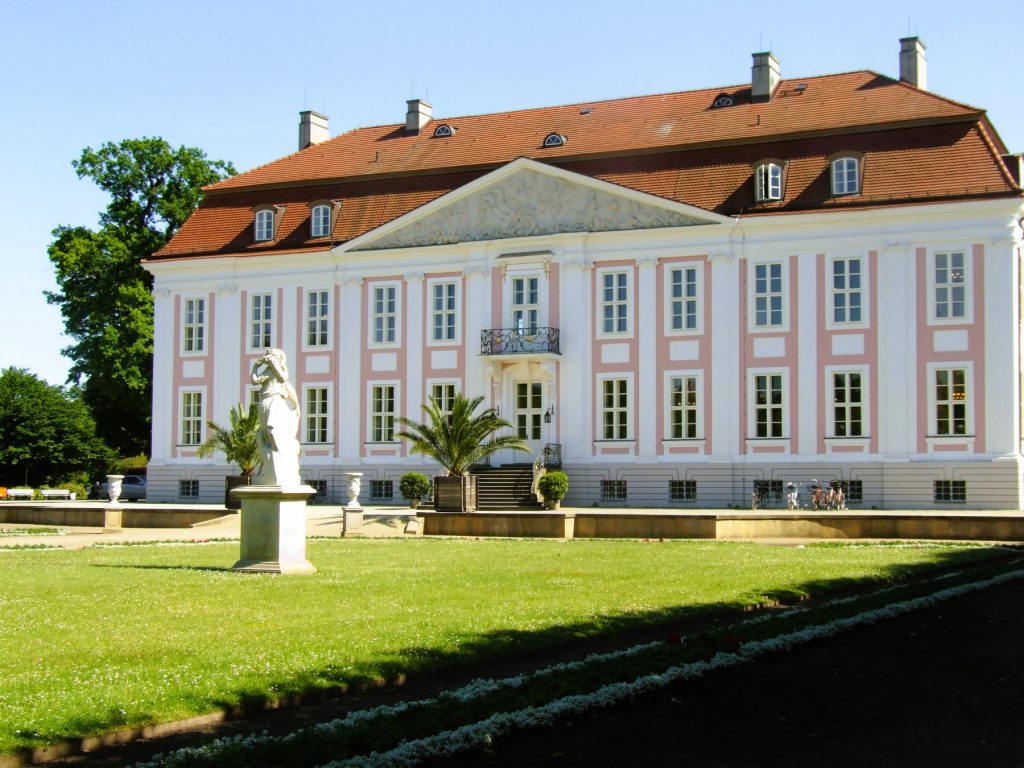 Schloss Friedrichsfelde - Außenansicht