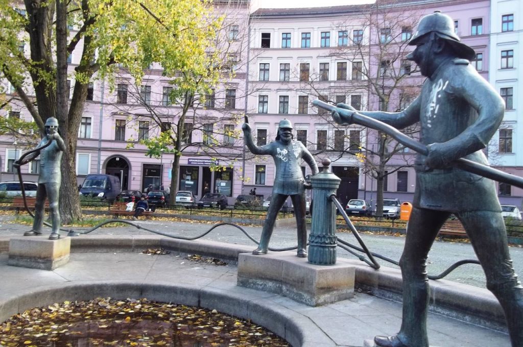 Feuerwehrbrunnen am Mariannenplatz