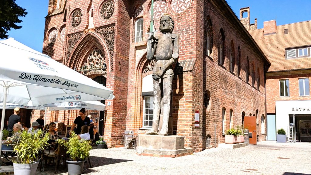 Brandenburg Rathaus und Roland