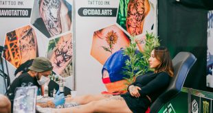 Professioneller Tattoo Künstler (Foto von Vitor Diniz: https://www.pexels.com/de-de/foto/professioneller-tattoo-kunstler-in-aktion-im-studio-29217585/)