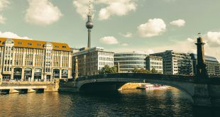Berlin Mitte in der analogen Welt (Foto: Pexels.com / Mohammed Shaheen)