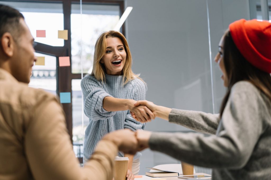 Freundlicher Umgang auf Arbeite (von Oleksii - stock.adobe.com)